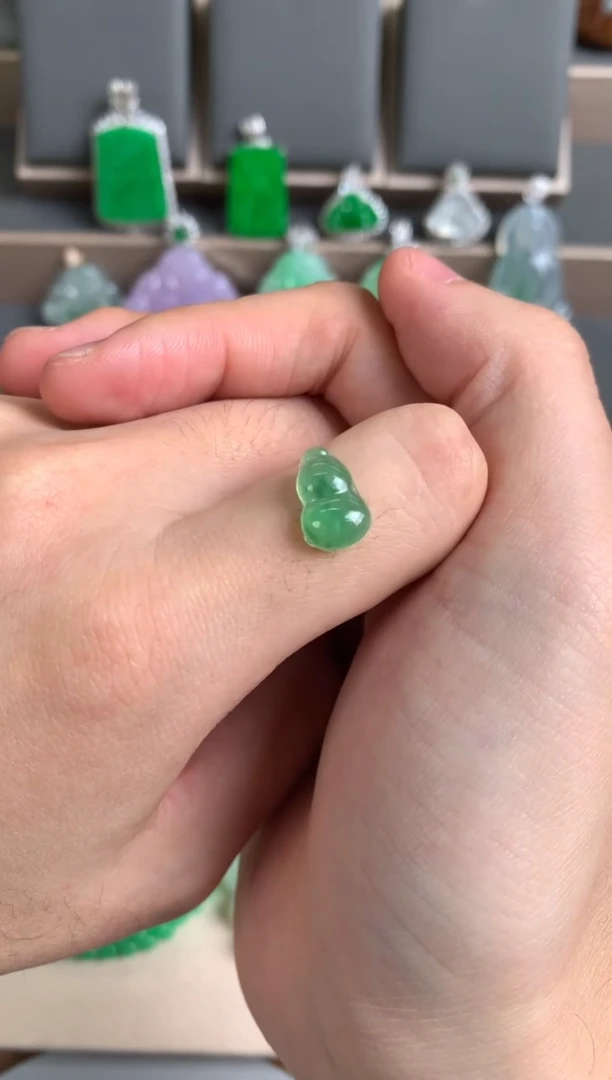 未镶嵌定制翡翠裸玉