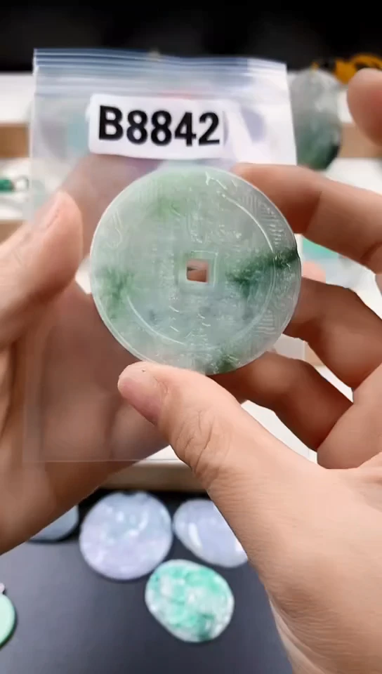 颈饰未镶嵌翡翠天然翡翠吊坠挂件