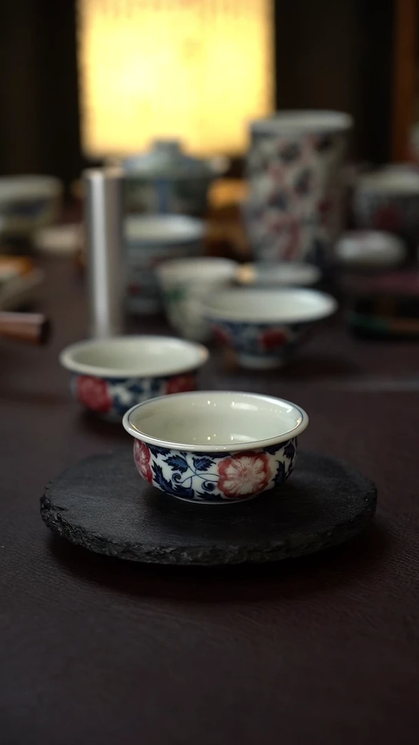 周*发景德镇全手工手绘青花釉里红叶子主人杯（微瑕）