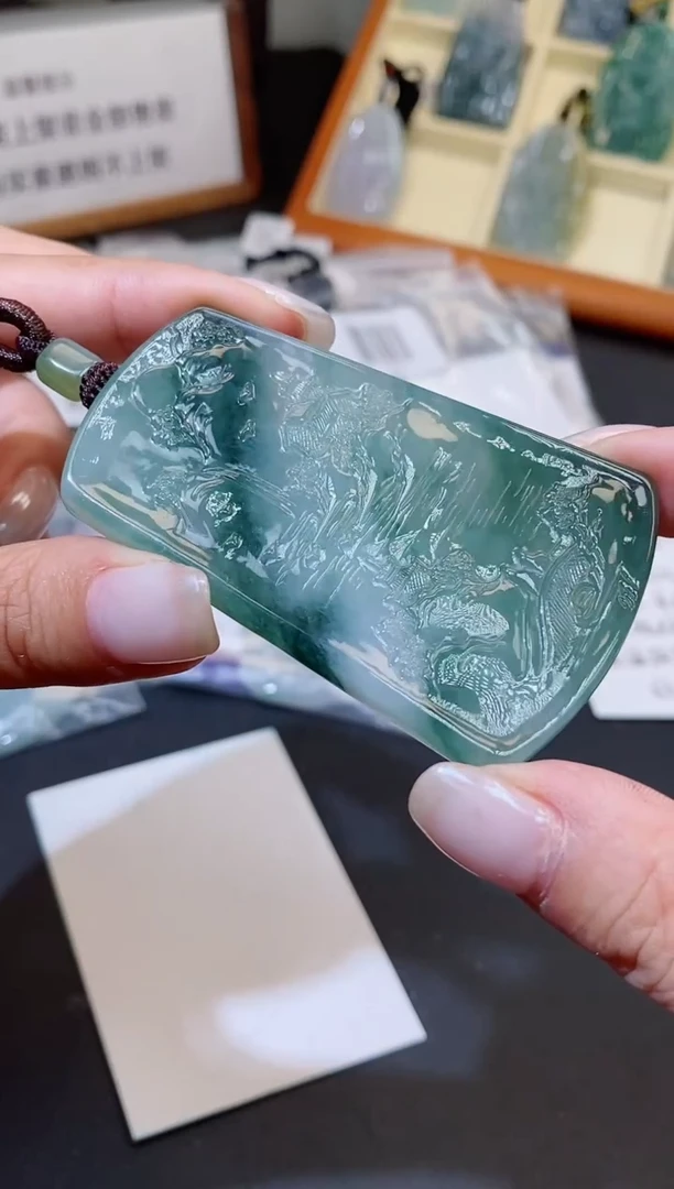 翡翠未镶嵌颈饰缅甸天然翡翠