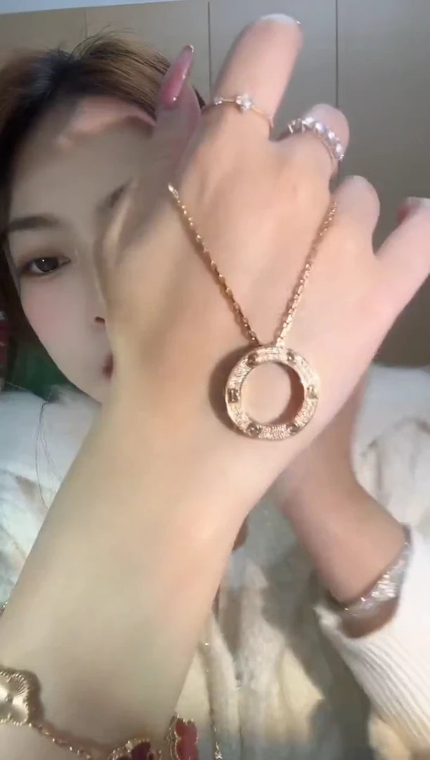 18K金镶嵌套链钻石ghj多样性发其一