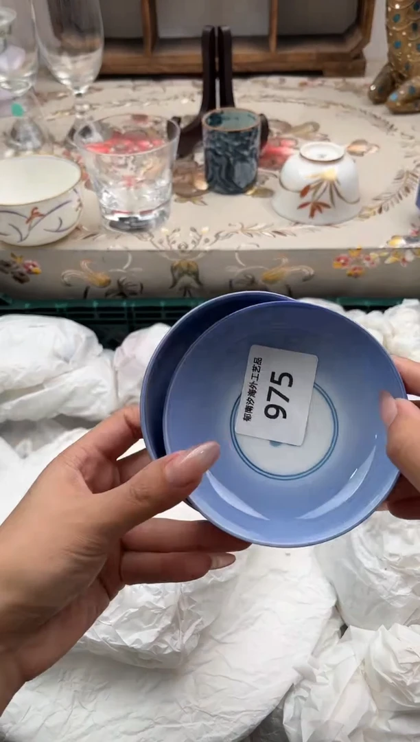 瓷片N****舅O         975