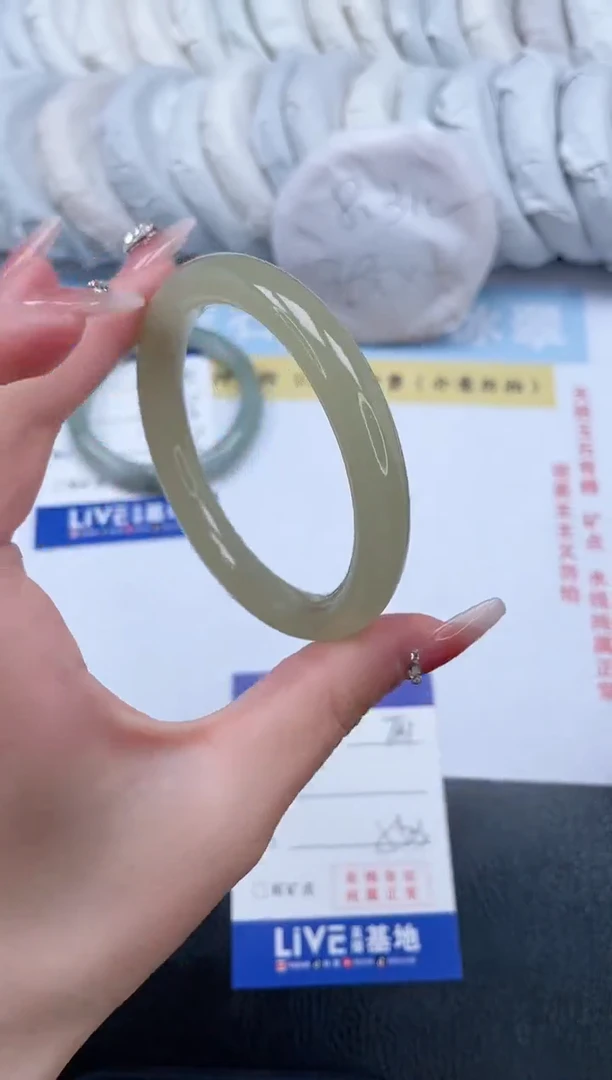 【闪购商品】石英质玉手镯未镶嵌T131-55.3