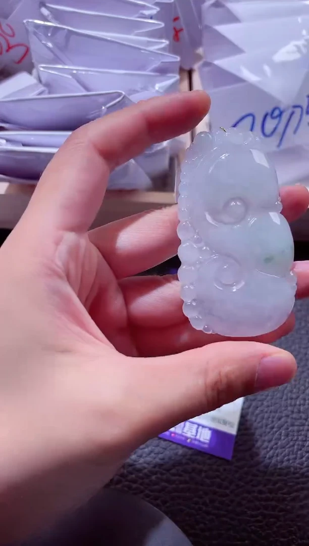 颈饰未镶嵌翡翠00003702