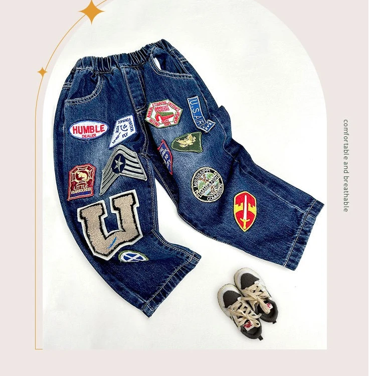 【一彩妈】25新款 大U字母贴补牛仔裤时尚洋气潮酷卡通百搭款