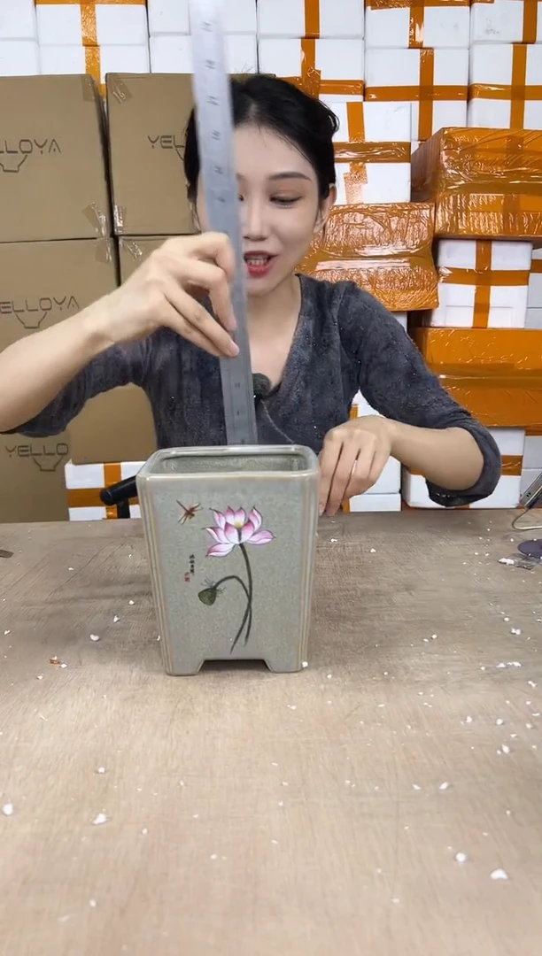 四方淡黄荷花中号14x16