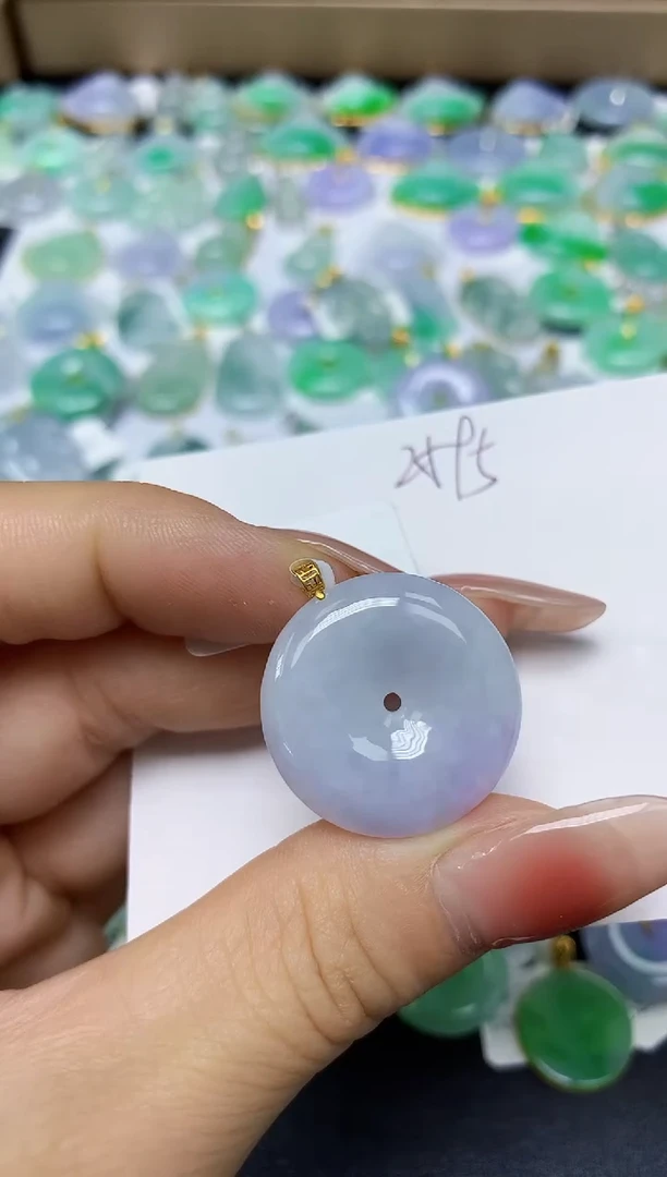 翡翠18K金镶嵌颈饰 天然缅甸翡翠A货