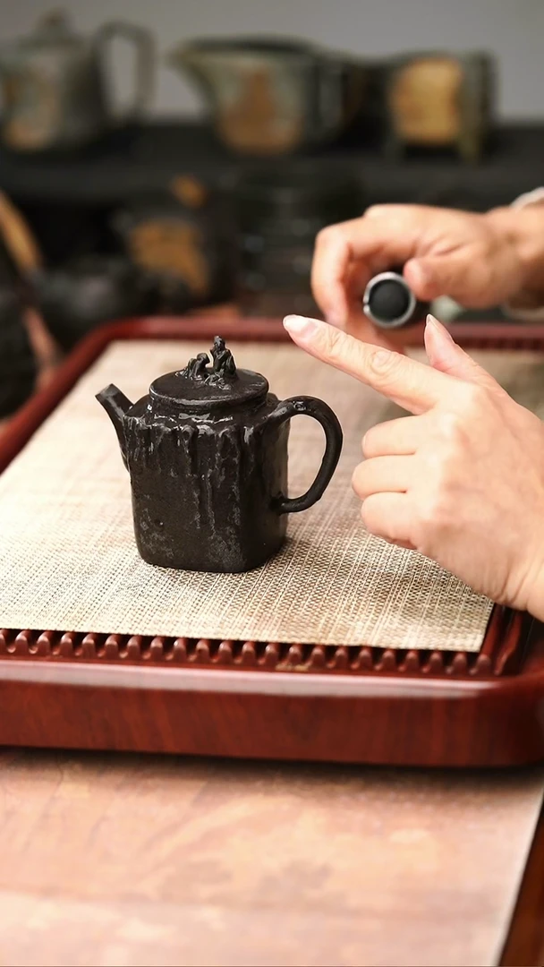 归玉堂冰碛岩重工雕刻观山壶200cc