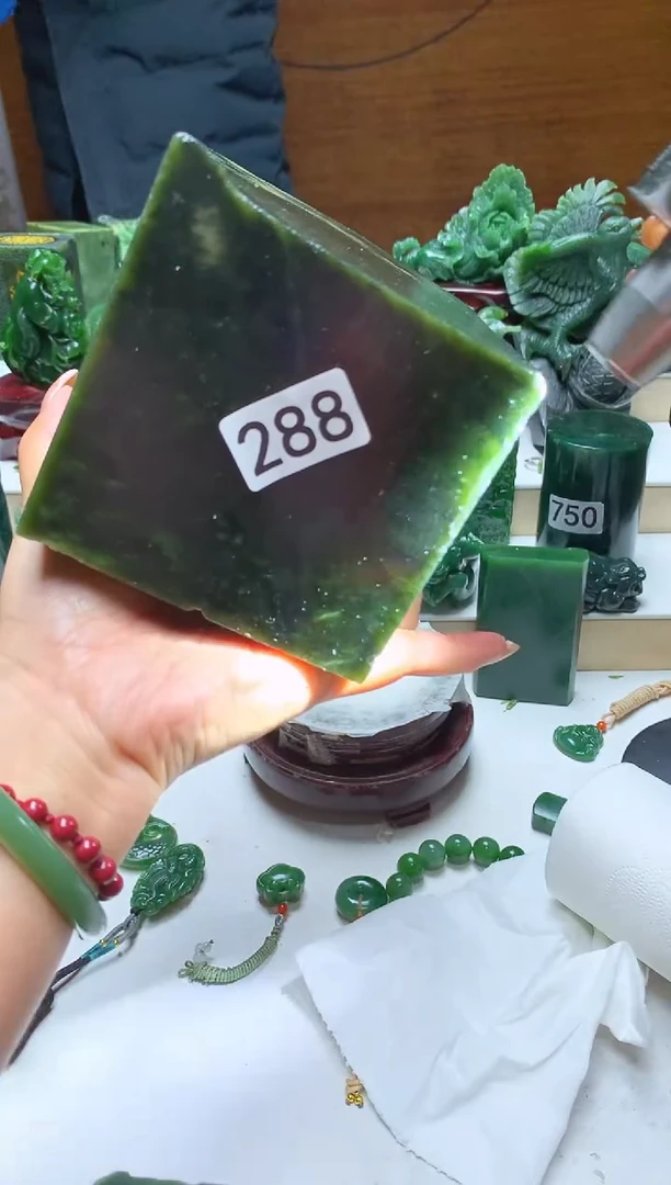 未镶嵌和田玉摆件1