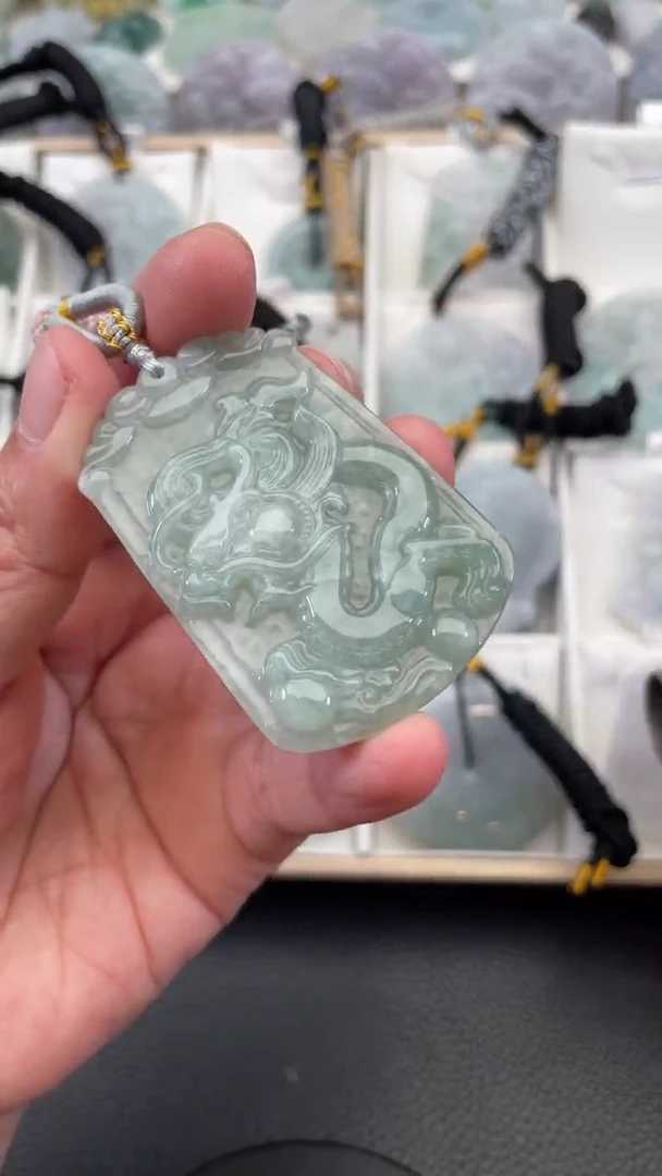 颈饰未镶嵌翡翠天然缅甸翡翠A货210