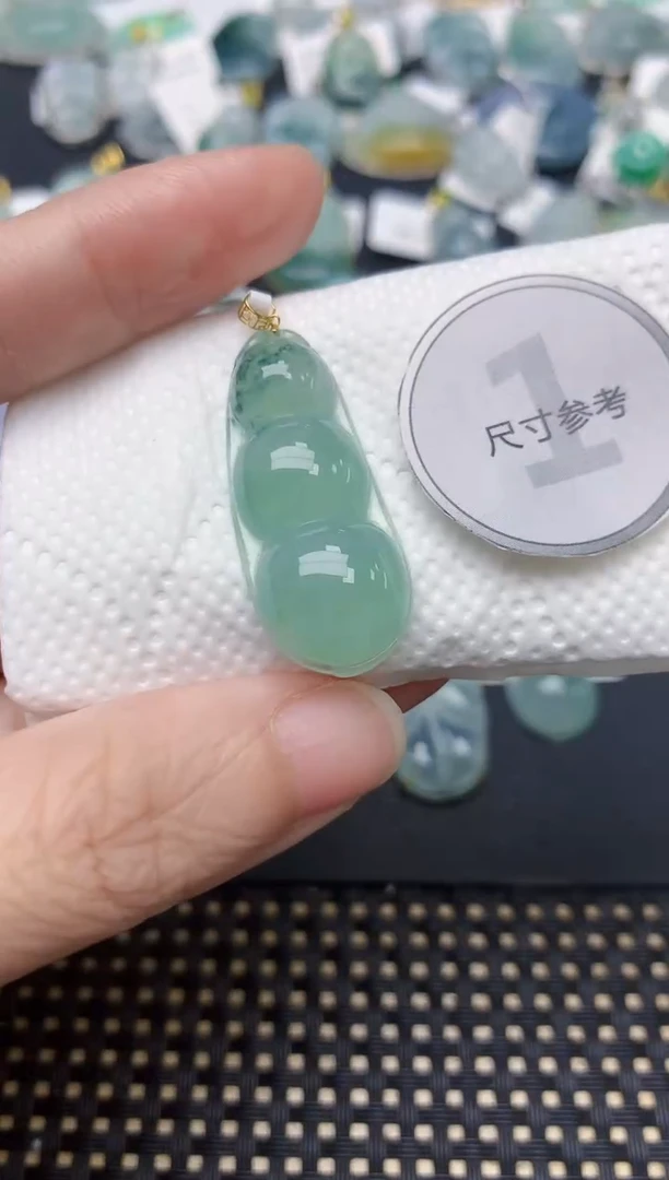颈饰18K金镶嵌翡翠天然缅甸A货翡翠