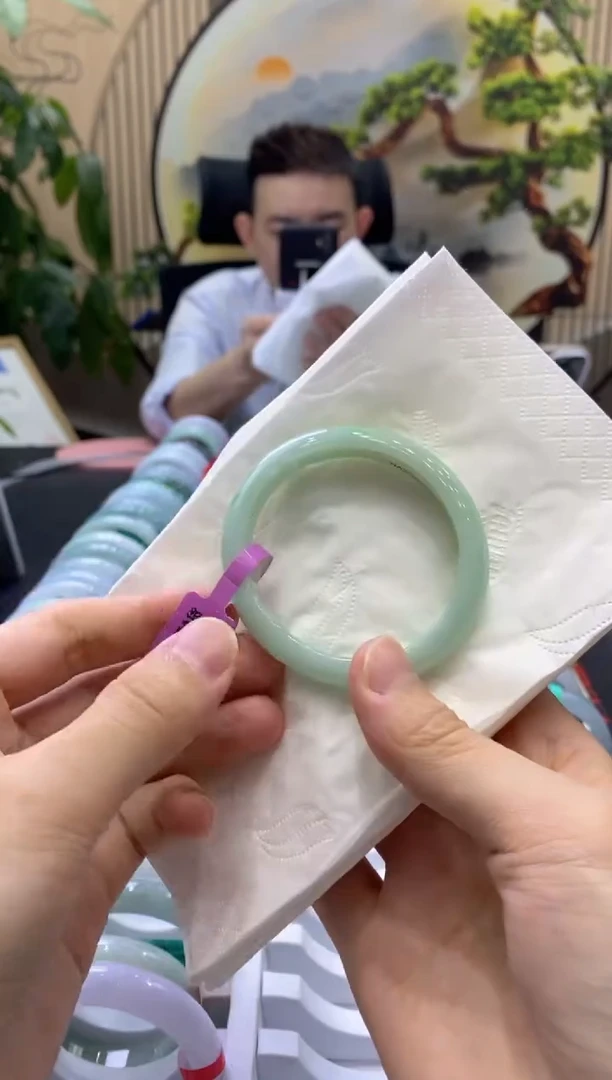翡翠手镯未镶嵌00000005641