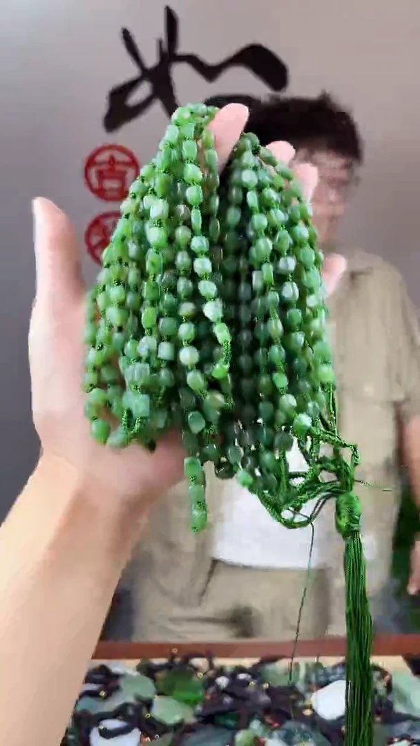 和田玉未镶嵌颈饰拍一发一，多样性发货