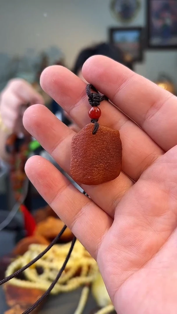 琥珀颈饰未镶嵌吊坠