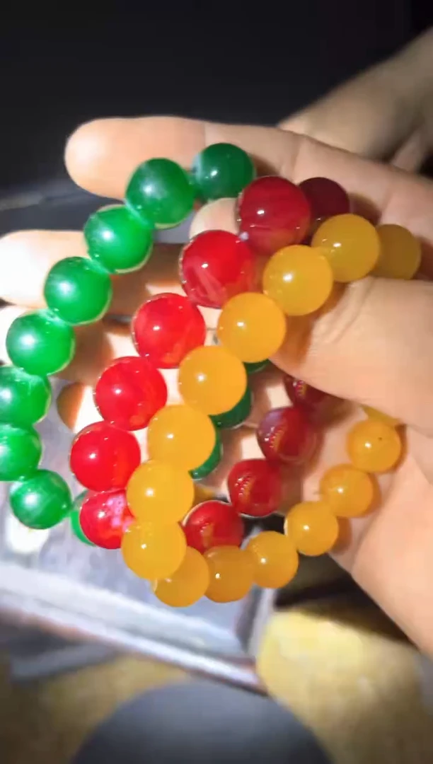 手链未镶嵌和田玉红黄绿3条一起给