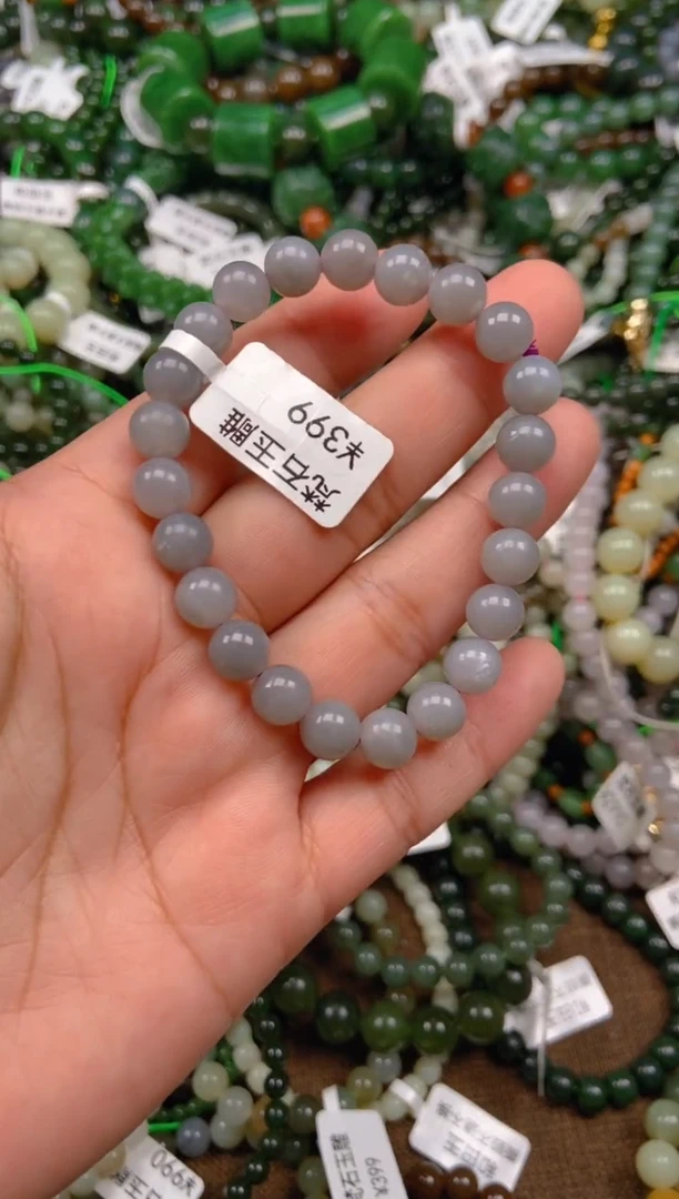 和田玉未镶嵌颈饰1