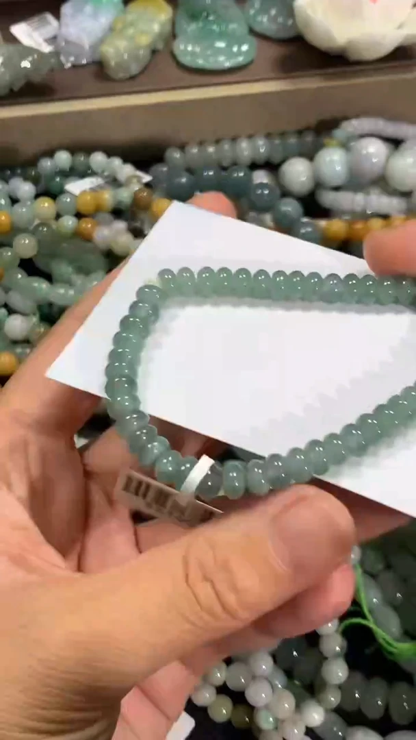 颈饰未镶嵌翡翠1