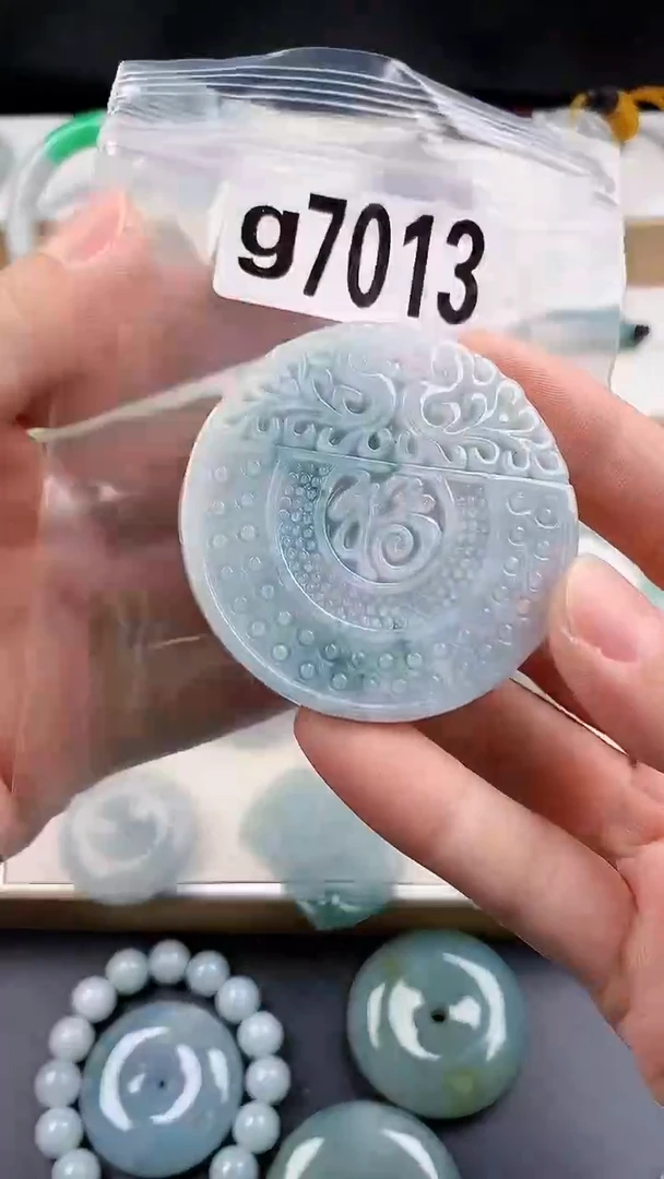 颈饰未镶嵌翡翠天然翡翠吊坠挂件