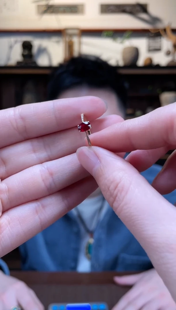 【闪购商品】红宝石戒指18K金镶嵌18K金红宝石戒指CBGF