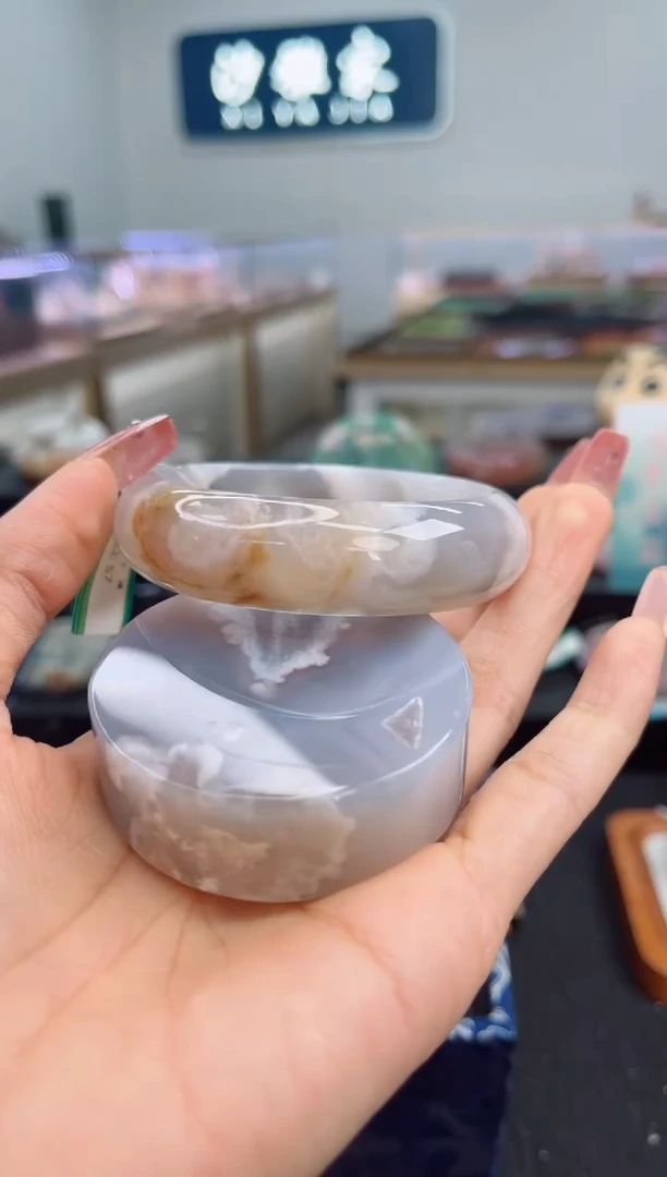 石英质玉手镯未镶嵌57圈口（不退不换）1680888