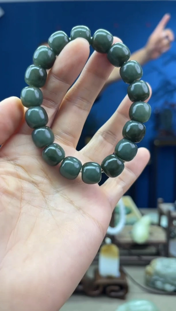 和田玉未镶嵌颈饰1