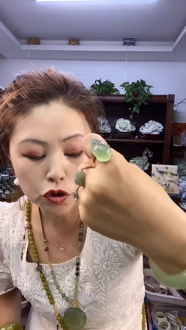 未镶嵌蛇纹石玉貔裘戒指多样性发货其中之一