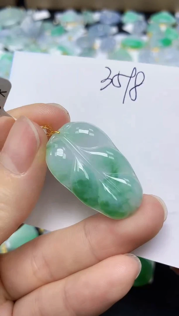 翡翠18K金镶嵌颈饰 天然缅甸翡翠A货