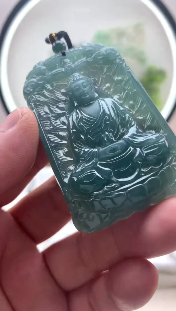 颈饰未镶嵌翡翠大日如来
