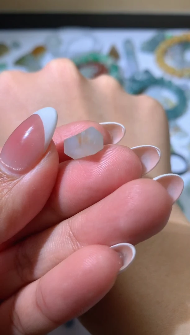 未镶嵌定制翡翠毛货