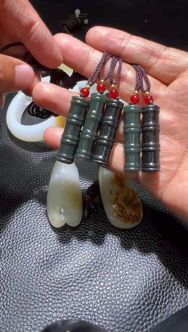 和田玉未镶嵌吊坠(不含链)新疆和田玉项链