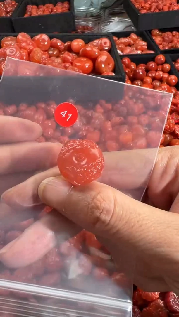 南红玛瑙未镶嵌颈饰1