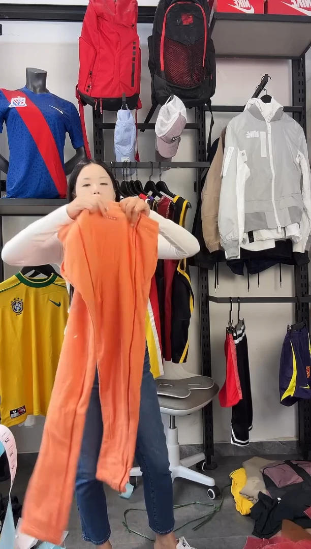 209编码 瑕疵款直播间过款为准 尺码M