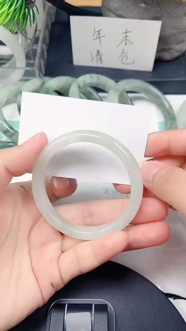 未镶嵌手镯石英质玉31-52/53