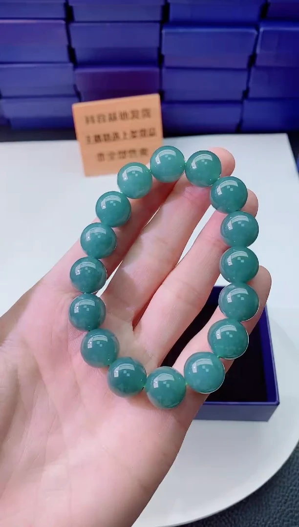 翡翠未镶嵌颈饰