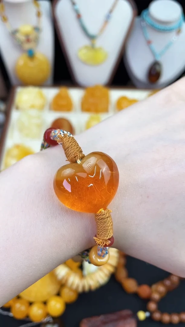 琥珀未镶嵌珠宝奇石柒月