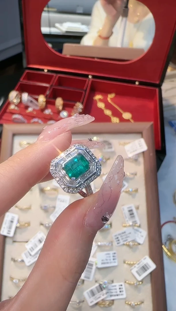 【闪购商品】祖母绿戒指18K金镶嵌方形祖母绿戒指14#