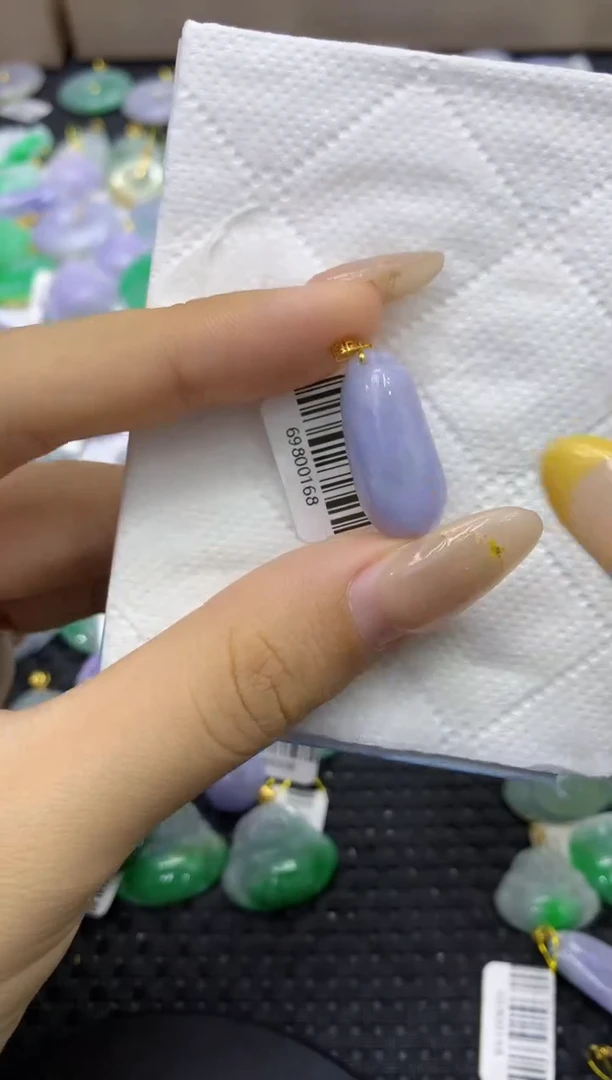 颈饰18K金镶嵌翡翠天然缅甸翡翠A货