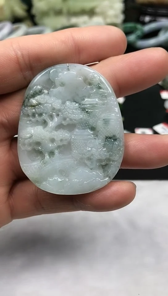 【闪购商品】翡翠吊坠(赠链)未镶嵌山水牌