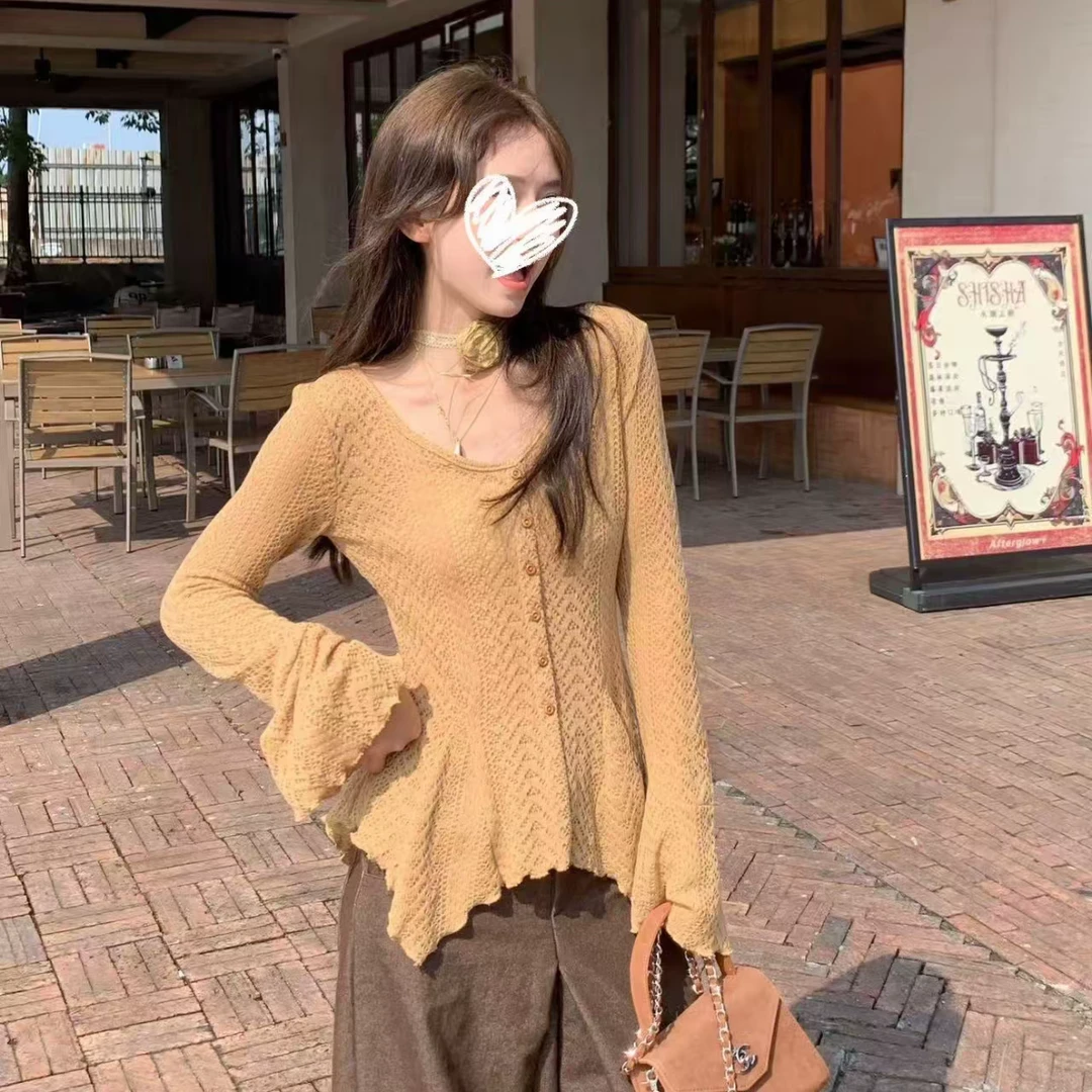 早秋气质喇叭袖不规则针织收腰显瘦小衫