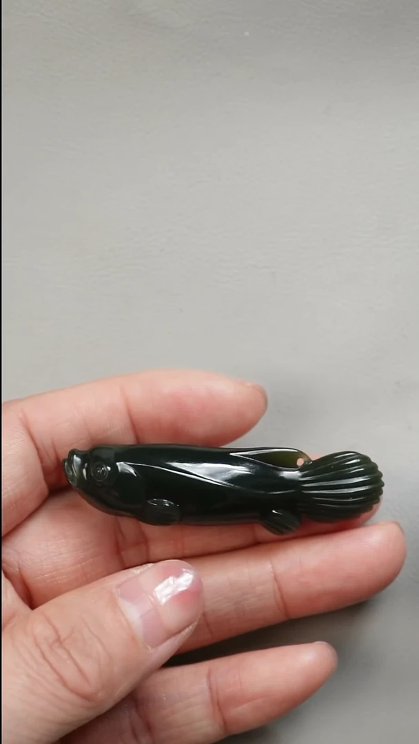 未镶嵌和田玉挂件年年有余