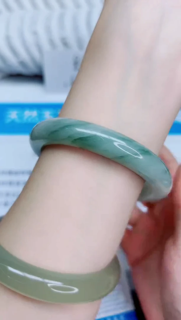 未镶嵌手镯石英质玉103/59.8