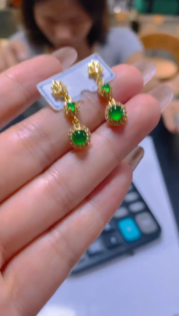 未镶嵌翡翠耳饰多样性发一