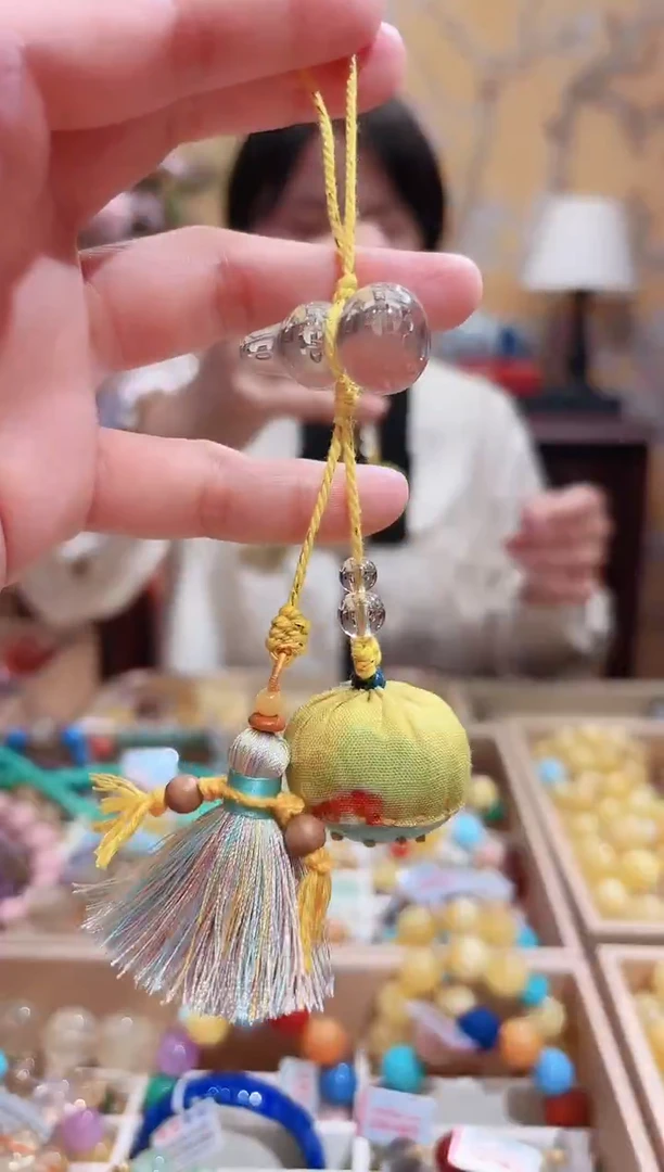 未镶嵌和田玉车挂天然设计款包包挂车挂