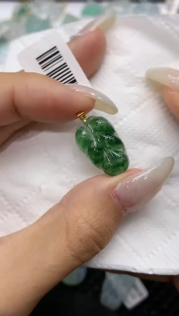 颈饰18K金镶嵌翡翠111111111111