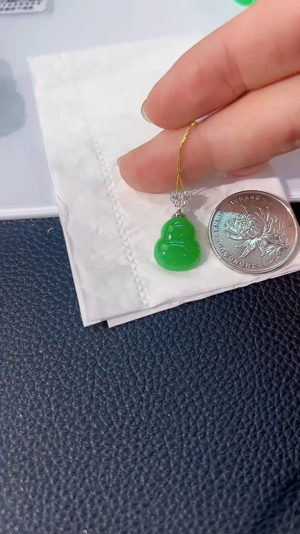 颈饰18K金镶嵌翡翠 缅料A货/支持复检/一件