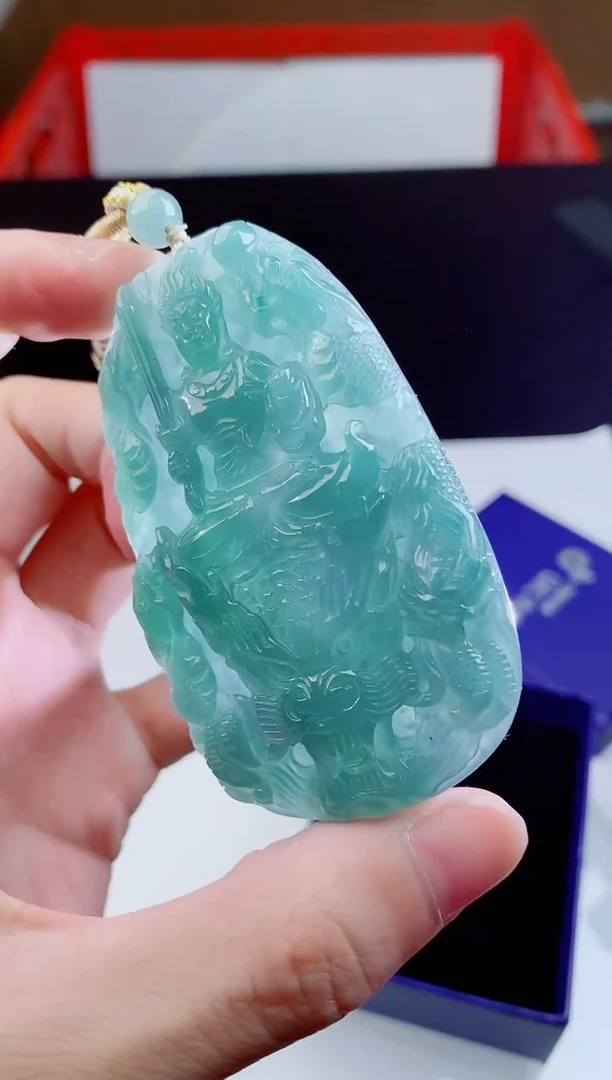 颈饰未镶嵌翡翠   ·