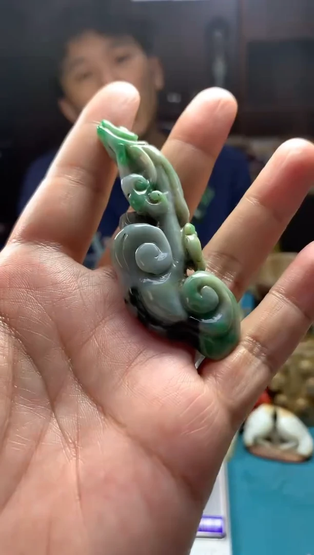 颈饰未镶嵌翡翠1