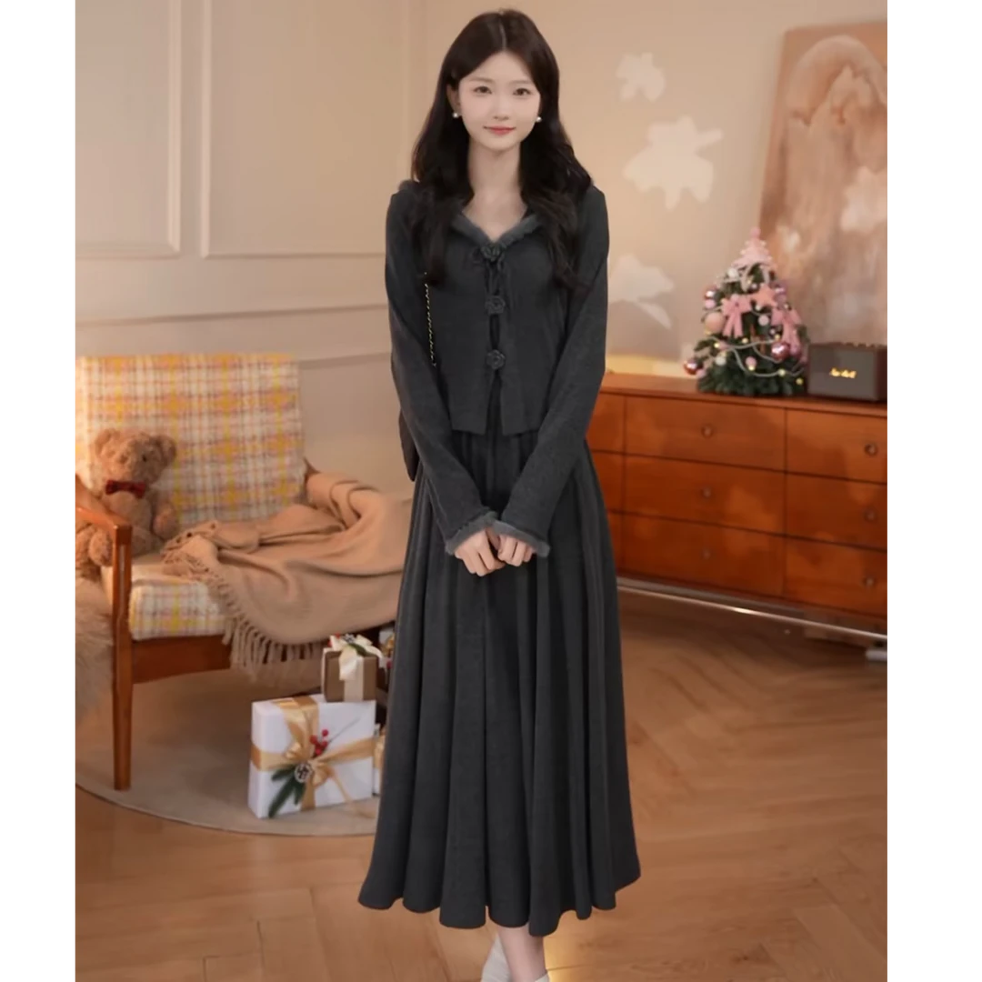 鹿向南「绮丽回忆」法式气质复古海军领女秋冬新款显瘦深灰色连衣裙