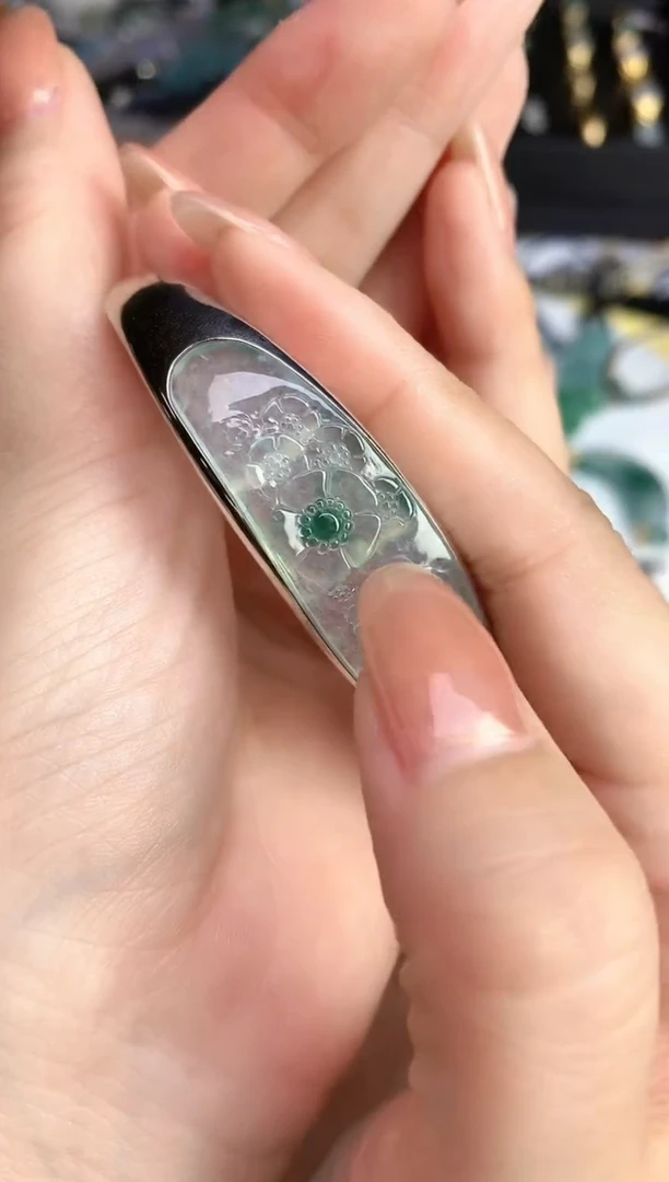 颈饰银S925镶嵌翡翠25110901