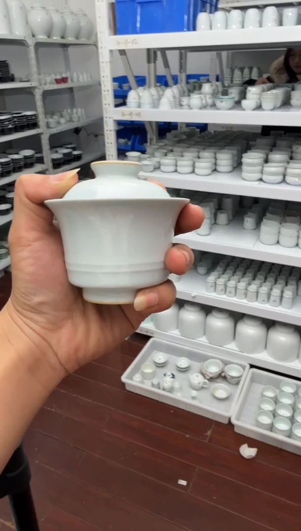 杯子陶瓷白胎松石绿二才马蹄盖碗